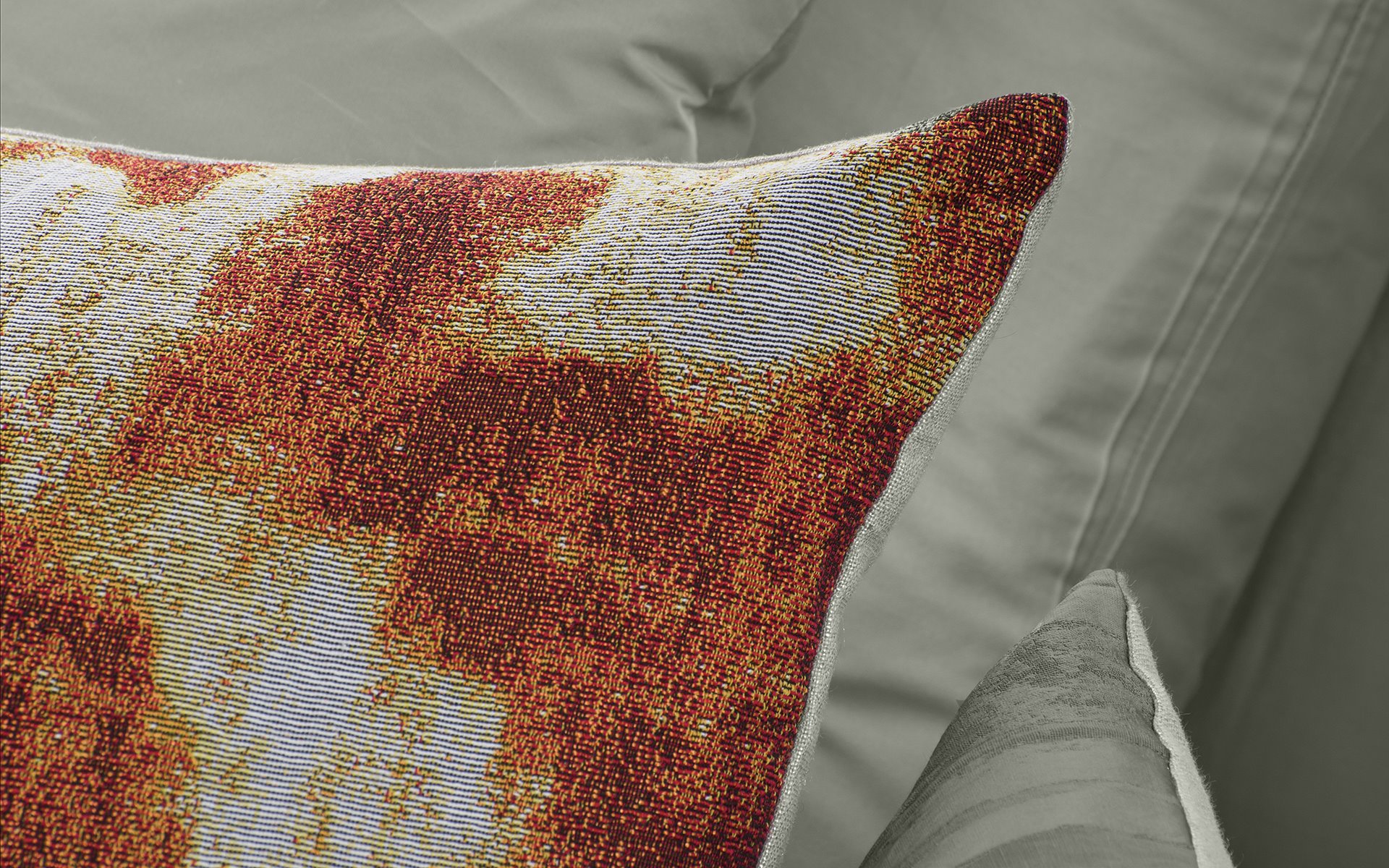Mrs.Me home couture - cushion Brassa Brique detail1 web